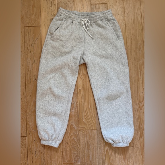 Abercrombie & Fitch Pants - Abercrombie and Fitch women's essentials sweatpants size M gray cozy lounge cute